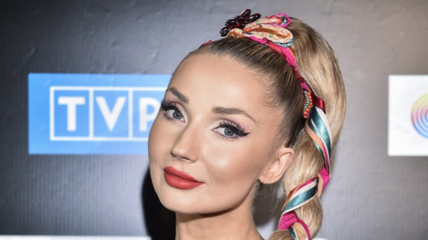 RMF Extra: Cleo odsłania dekolt na zdjęciu prosto z łóżka. Jeden szczegół przyciąga uwagę