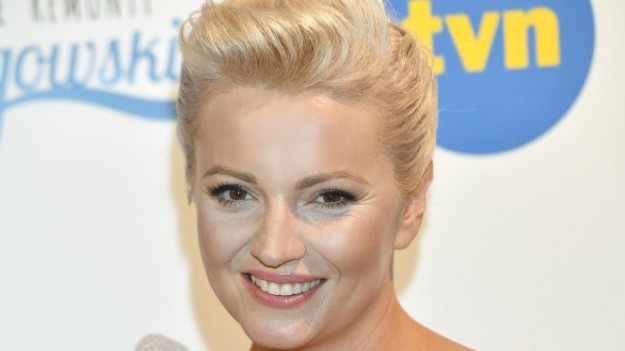 RMF Extra: Dorota Szelągowska ma koronawirusa. Pokazała tatuaż z koroną. "Nie sprzedałam covida ludziom na ulicy"