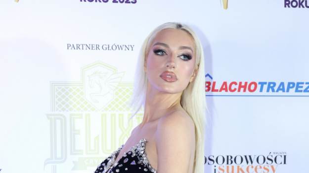 RMF Extra:  Internauta marzy o małżeństwie z Caroline Derpienski. Jest odpowiedź: "Jesteś miliarderem? Nie!"