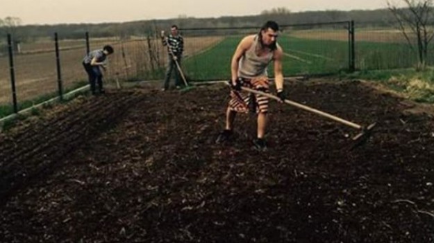 RMF Extra: Wiosenna metamorfoza Kamila Bednarka: Siłka, fryzjer i..praca na roli! 