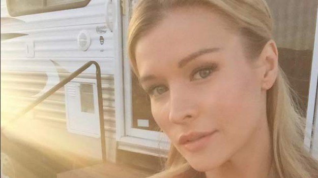 RMF Extra: Joanna Krupa na planie filmowym! Tym razem udziela pierwszej pomocy!
