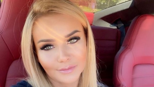 RMF Extra: Monika Chwajoł odważnie eksponuje ciało na wakacjach! Gwiazda "Królowych życia" nawiązuje także do ciałopozytywności [FOTO]