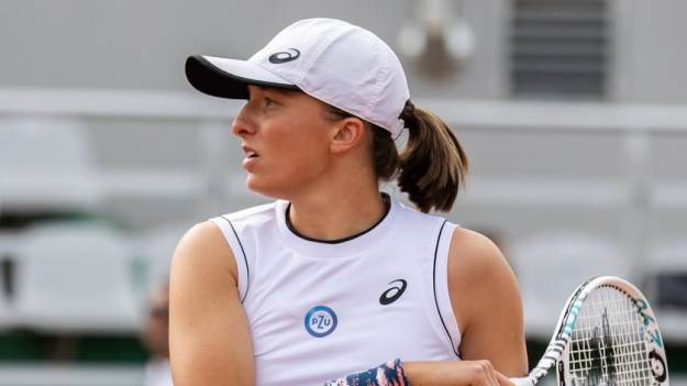 RMF Extra: Iga Świątek na zdjęciach z tatą. Podobni?