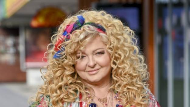 RMF Extra: Magda Gessler podzieliła fanów kadrem w prostych włosach. Fani tęsknią za starą fryzurą? [FOTO] 