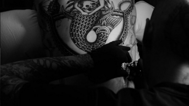 RMF Extra: Nowy, ogromny tatuaż Adama Levine’a w końcu gotowy!