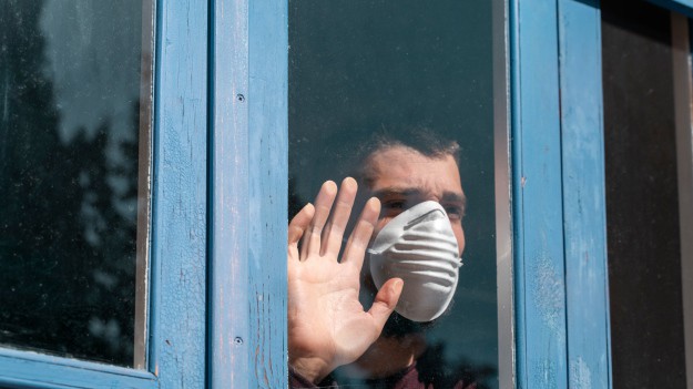 RMF Extra: Epidemia SARS-CoV-2 się nie skończy?! Eksperci powątpiewają w powstanie "odporności populacyjnej", która zatrzymałaby wirusa