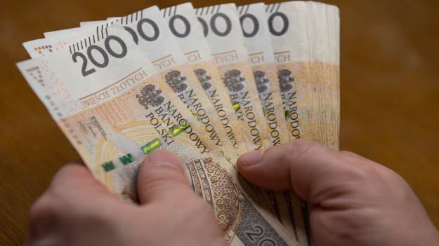 RMF Extra: Ich studniówka mogła się nie odbyć. Matka zniknęła z pieniędzmi 