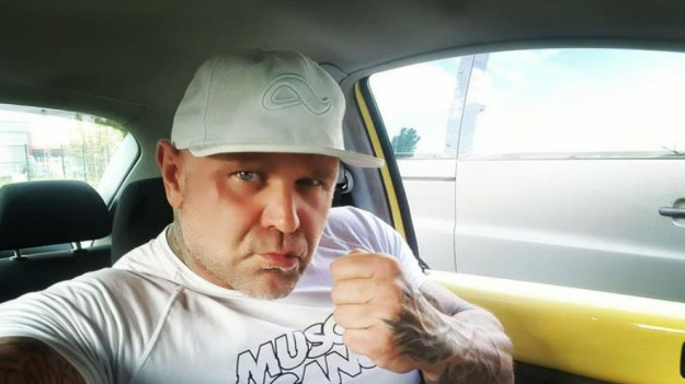 RMF Extra: Artur "Waluś" Walczak trafił do szpitala po dramatycznym nokaucie. Zawodnik walczy o życie