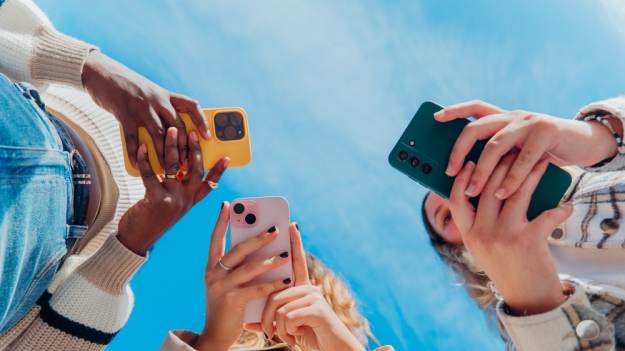 RMF Extra: Nie wytrzymasz minuty bez telefonu? To może być „popcornowy mózg”