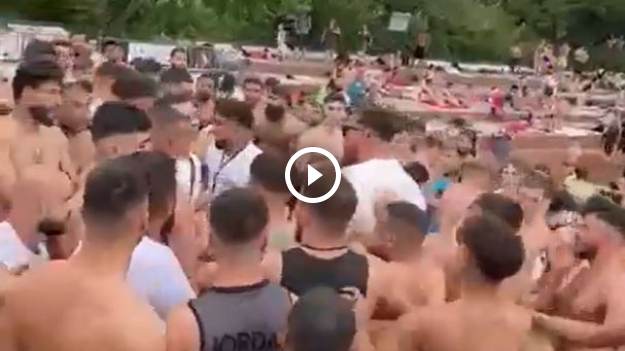 RMF Extra: 100 osób biło się na basenie. Powodem awantury były pistolety na wodę [WIDEO]