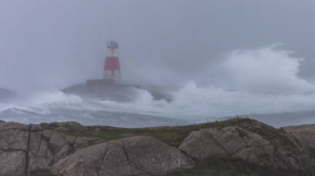 RMF Extra: Huragan Ophelia odwrócił bieg wodospadu!