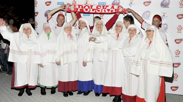 RMF Extra: Pamiętacie zespół "Jarzębina"? Dołączyła do niego Ewa Kasprzyk. Jest "szał i ogień" [WIDEO]