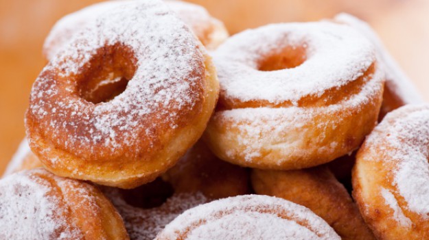 RMF Extra: Tłusty czwartek: Fit oponki serowe! Pieczone i bez oleju [PRZEPIS]