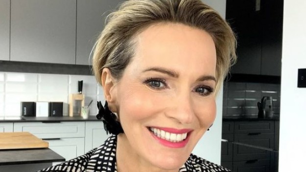 RMF Extra: Paulina Smaszcz śmiało odsłania biust. "Kusząco" - piszą zachwyceni fani