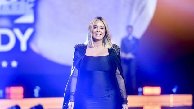 RMF Extra: Małgorzata Rozenek-Majdan pozuje na plaży. Posypały się komentarze. "Najlepsze nogi w showbizie"