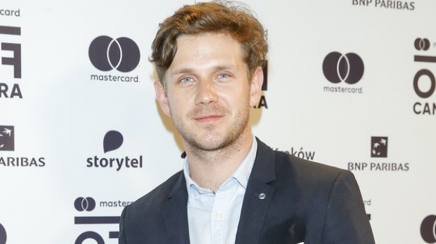 RMF Extra: Antoni Królikowski na najnowszym zdjęciu z ukochaną. "Piękna i naturalna" - komplementują internauci