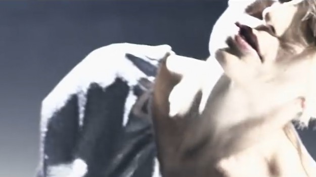 RMF Extra: Anna Wyszkoni: "Oszukać los". Zobacz teledysk!  