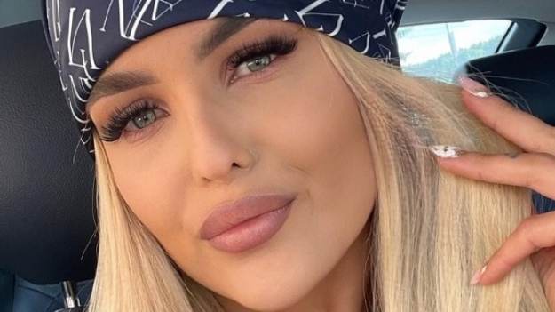 RMF Extra: Jagoda z "Love Island" pochwaliła się efektem wizyty u fryzjera. Po blond pasmach nie ma już śladu! [ZDJĘCIE]