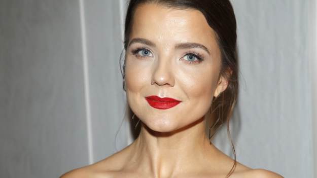 RMF Extra: Joanna Jabłczyńska cała w cekinach! Różowa mini to strzał w dziesiątkę? [FOTO]