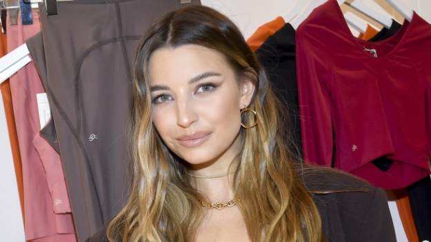 RMF Extra: Julia Wieniawa odsłoniła brzuch i podzieliła się swoją radością. Nie obyło się bez świętowania! 