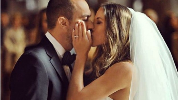 RMF Extra: Ewa Chodakowska pokazała swój ślubny album. Odważna kreacja!