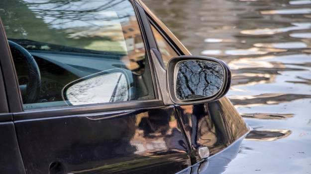 RMF Extra: Samochód spadł z mostu i runął do rzeki. Zginęli rodzice lubianego prezentera. "Trzymali się za ręce i odeszli po cichu" [FOTO]