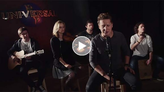 RMF Extra: Antek Smykiewicz akustycznie! Posłuchaj nowej wersji piosenki "Pomimo burz"