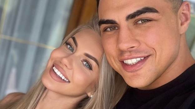 RMF Extra: Zaręczyny pary z "Love Island"? Uczestnik padł przed wybranką na kolana! [ZDJĘCIE]