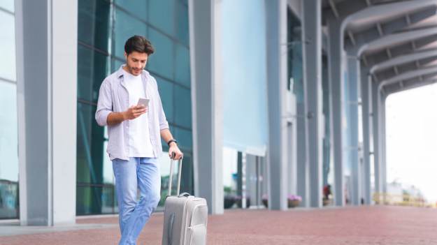 RMF Extra: Mężczyźni planują urlop inaczej niż kobiety. Te dane zaskakują!