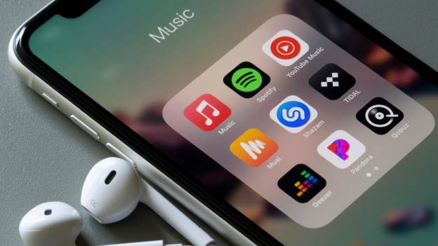 RMF Extra: Spotify i Apple będą musieli płacić więcej? Unia chce kolejnych zmian