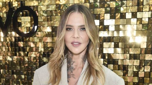 RMF Extra: Maja Sablewska pozuje w lustrze ubrana w jedynie białą bieliznę. Czarno-biały kadr z Kalifornii spodobał się internautom [FOTO]     