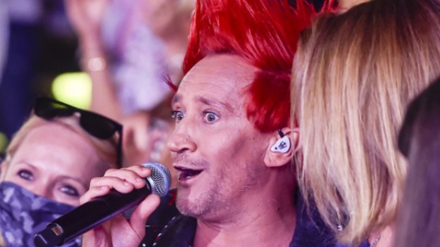 RMF Extra: Michał Wiśniewski opublikował zdjęcia z Mandaryną. Skomentowała je wymowną emotikoną!