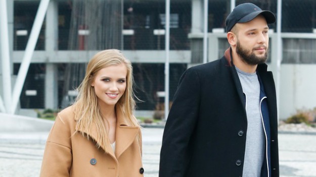 RMF Extra: Ciążowe krągłości Agnieszki Kaczorowskiej już widoczne? "Brzuszek już troszkę widać" - twierdzą internauci