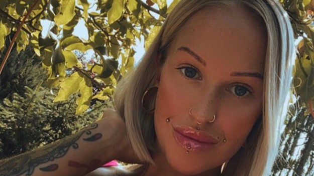 RMF Extra: Dominika Konował z "Hotelu Paradise" rozebrana na ulicy. Pokazała odważne zdjęcie