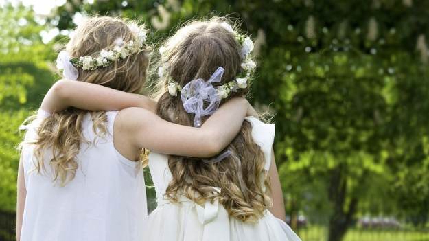 RMF Extra: Po Pierwszej Komunii dziewczynka przejęła mikrofon. Świadkowie zdębieli [WIDEO]   