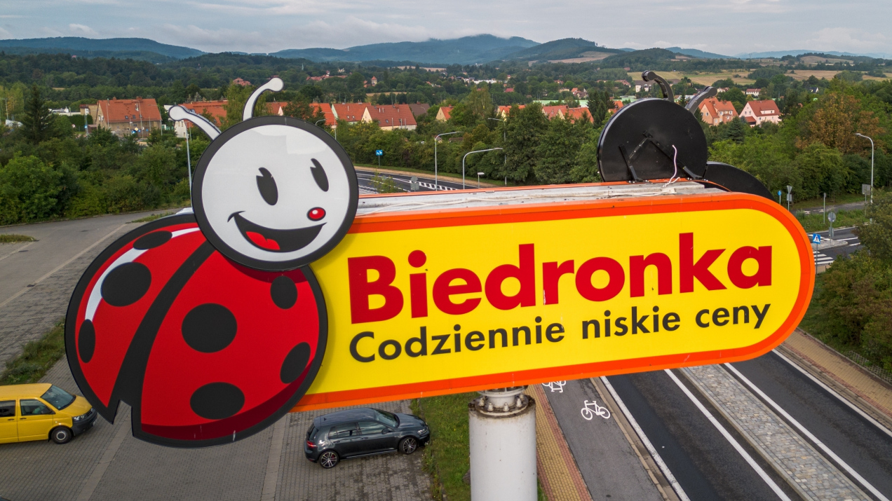 Biedronka pilnie wydała komunikat dla klientów. Doszło do pomyłki!