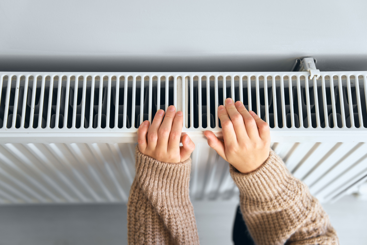 Umieść nad grzejnikiem, zmiany odczujesz natychmiast. Od razu zrobi się cieplej