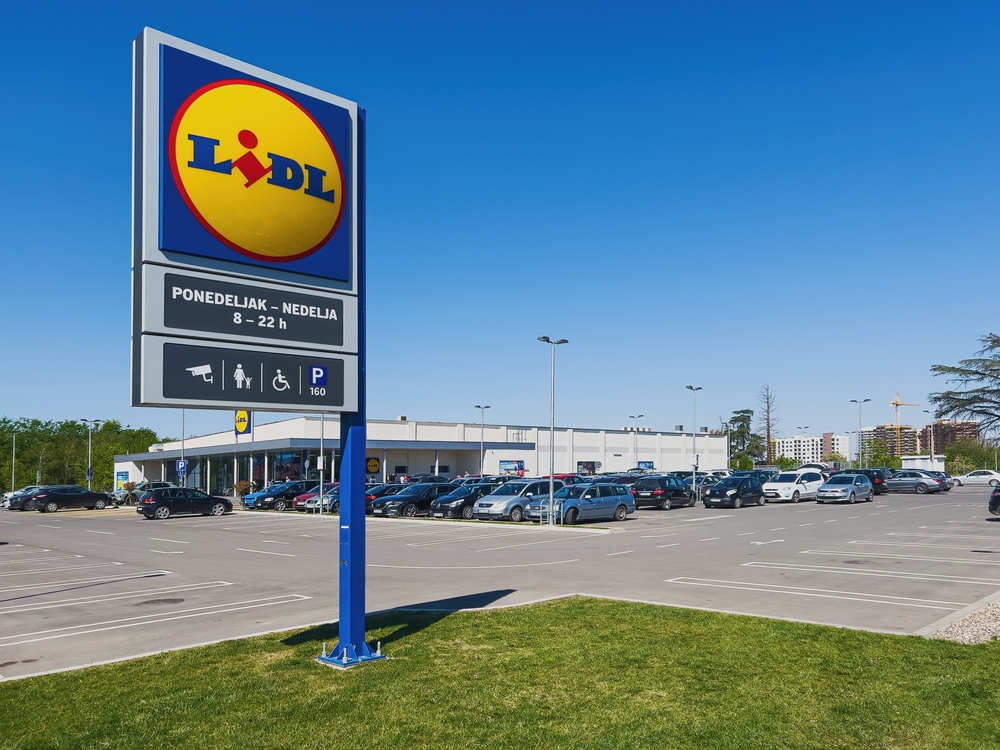 Zostawiasz auto pod Lidlem? Uważaj na nowy system - nie tak łatwo go obejść!