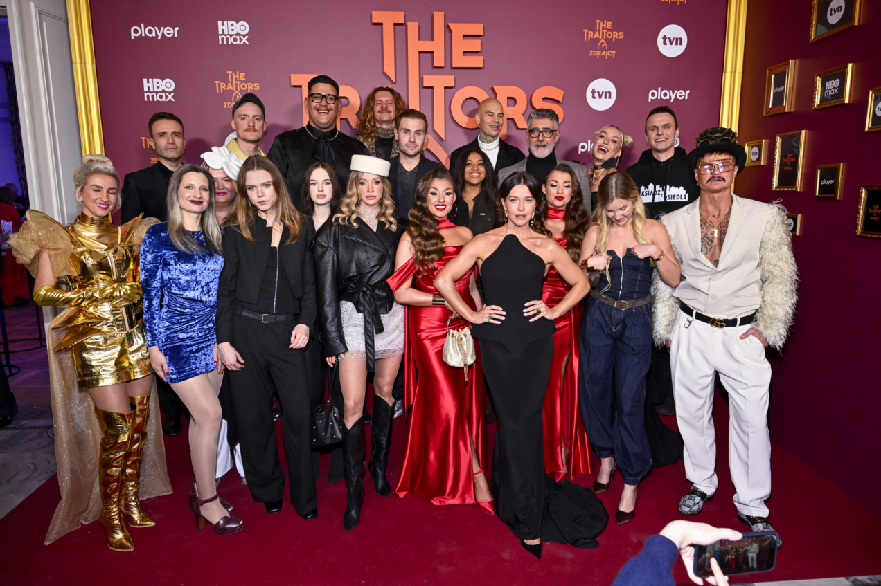 „Mała blondyneczka szachuje was wszystkich”. Sceny zazdrości w 5. odcinku „Zdrajców”