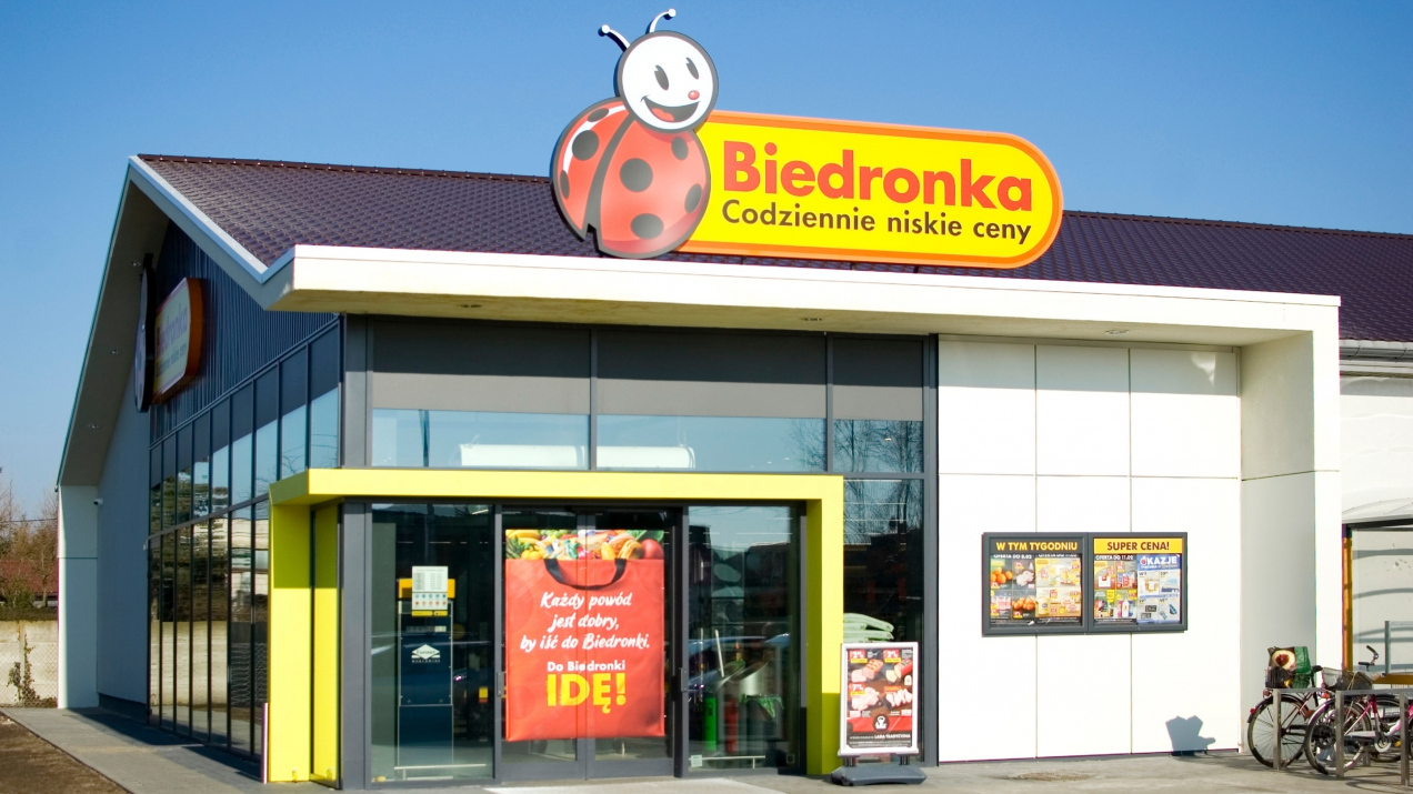 „2+2 gratis” bez limitów w Biedronce. Klienci ładują do wózków