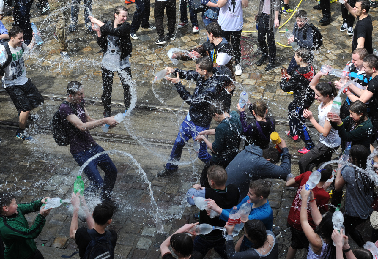 500 złotych kary za „niewinny” żart w lany poniedziałek. Policja ostrzega