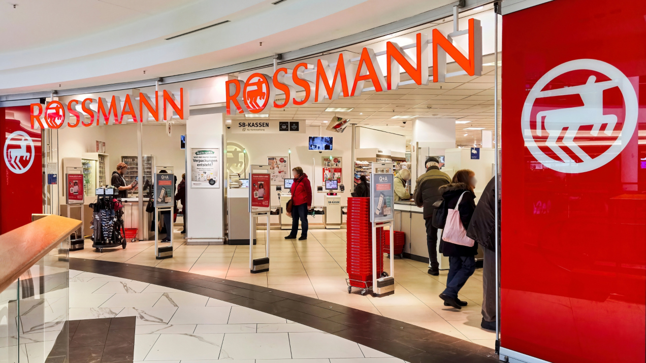 Rossmann przecenił z 84,99 zł na 38,99 zł. Ten produkt to absolutny hit