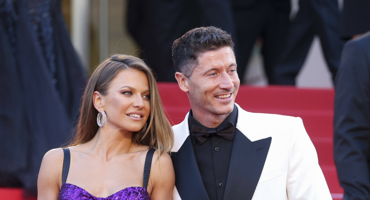 Lewandowscy świętują. Lawina życzeń pod zdjęciem piłkarza z córką