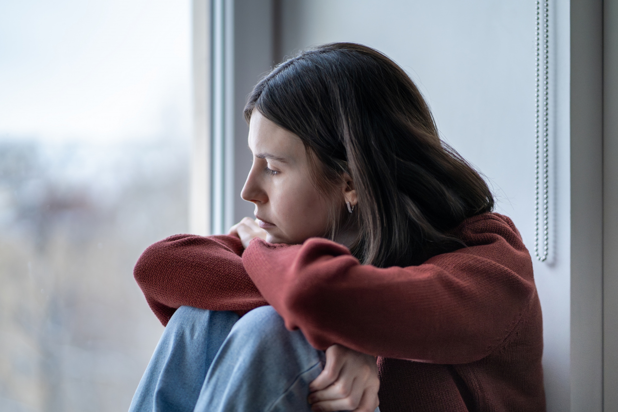 Najczęstsze objawy depresji, które łatwo pomylić ze zmęczeniem. Nie lekceważ ich!