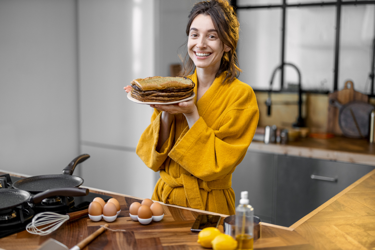 Nie olej, nie sodę. Co dodać do ciasta naleśnikowego, żeby było puszyste i lekkie?