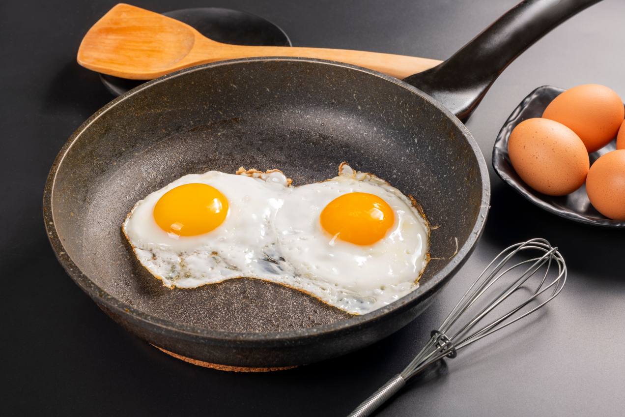 Na jakim tłuszczu smażyć jajka? Mało kto o tym wie