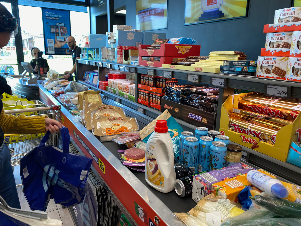 Zawsze wybierasz najwolniejszą kasę? Zaskakujące wyniki badań