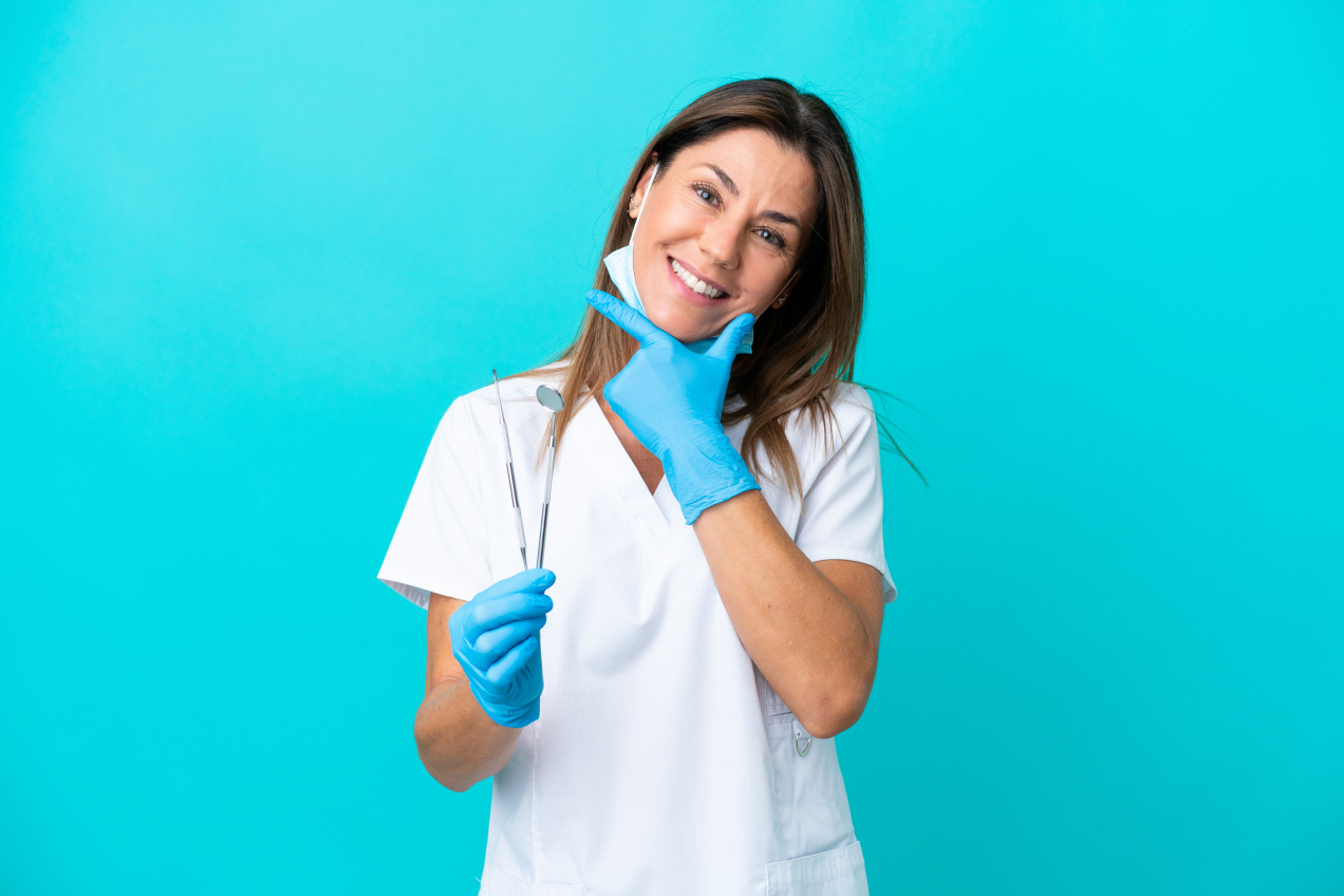 Ekspertka mówi jasno: „żółte zęby nie są wyłącznie wynikiem złej higieny”