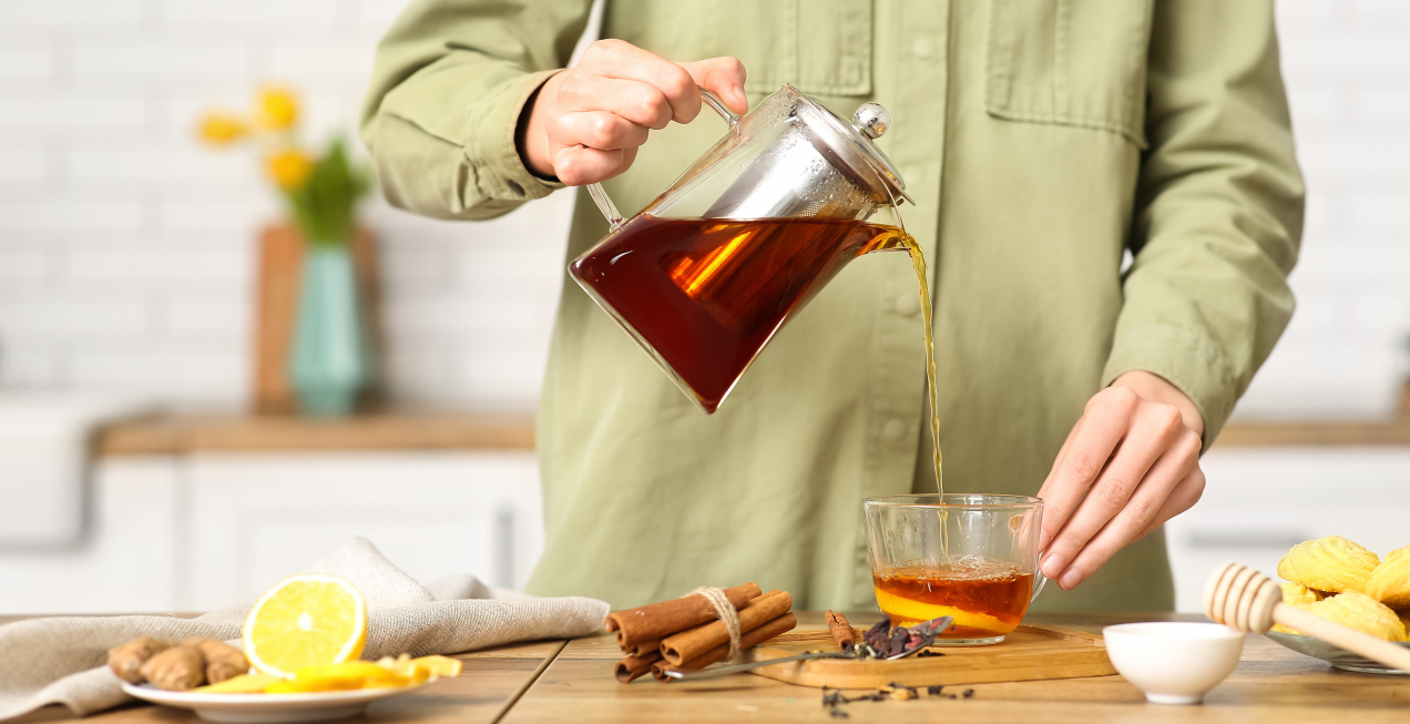 Już nie cytryna ani miód. Woda z tym składnikiem bije rekordy popularności