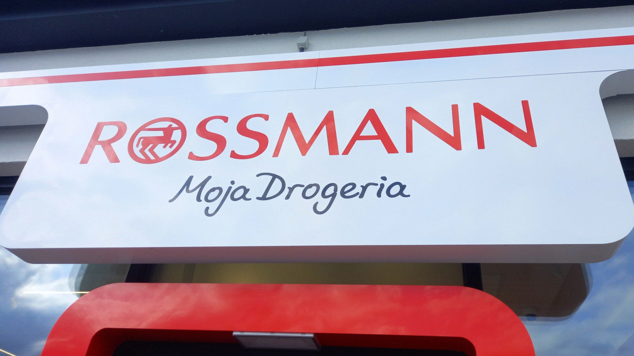 Od dzisiaj w Rossmannie „1+1 gratis”. „Do wyczerpania zapasów”